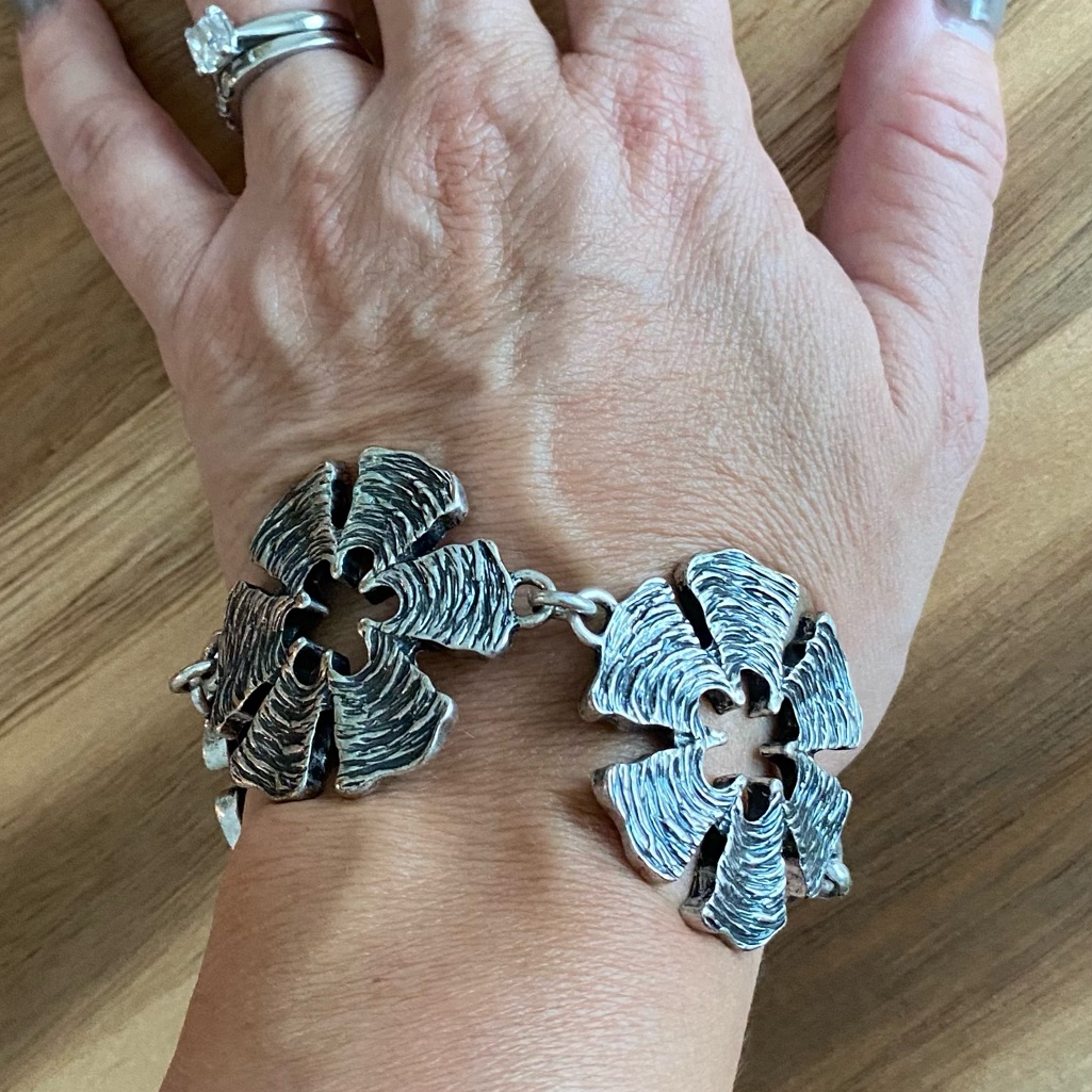 Lucky Brand Silver Flower Link Toggle Bracelet